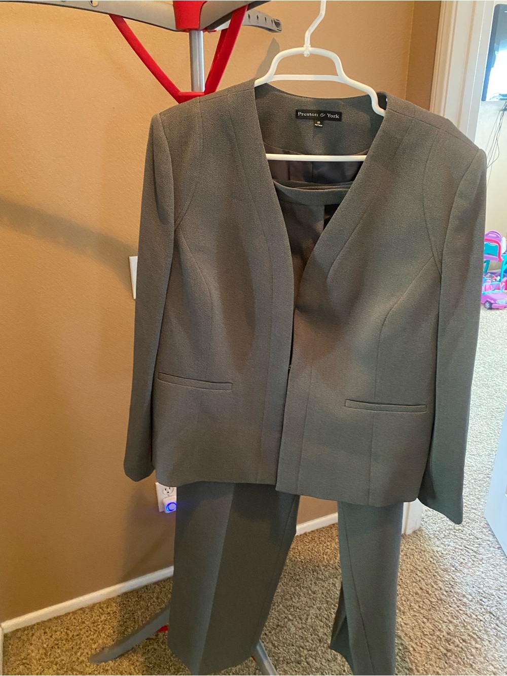 Preston & York Women's 2 pc Suit, Charcoal Collarless Blazer & Pants
